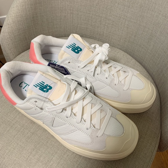 New IN BOX! New Balance CT302 in white/natural/baby pink - Picture 8 of 10